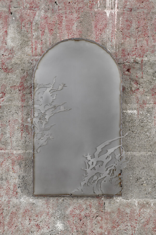 Inside Job (Ula Lucińska, Michał Knychaus), Mirror in Flames, 2021, photos: Aurélien Mole